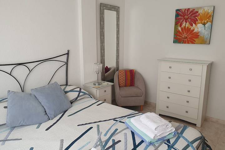 Ganze Wohnung, Bellaluz Apartment mit 2 Schlafzimmern und großer privater Sonnenterrasse auf dem Dach. in Atamaría, Cartagena