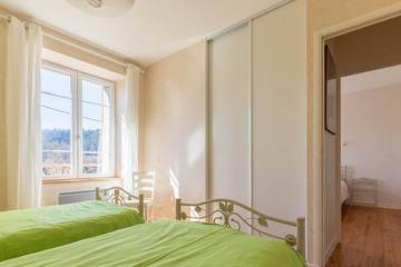 Location De Vacances pour 6 Personnes dans Chambon-sur-Lac, Région de Besse-et-Saint-Anastaise, Photo 4