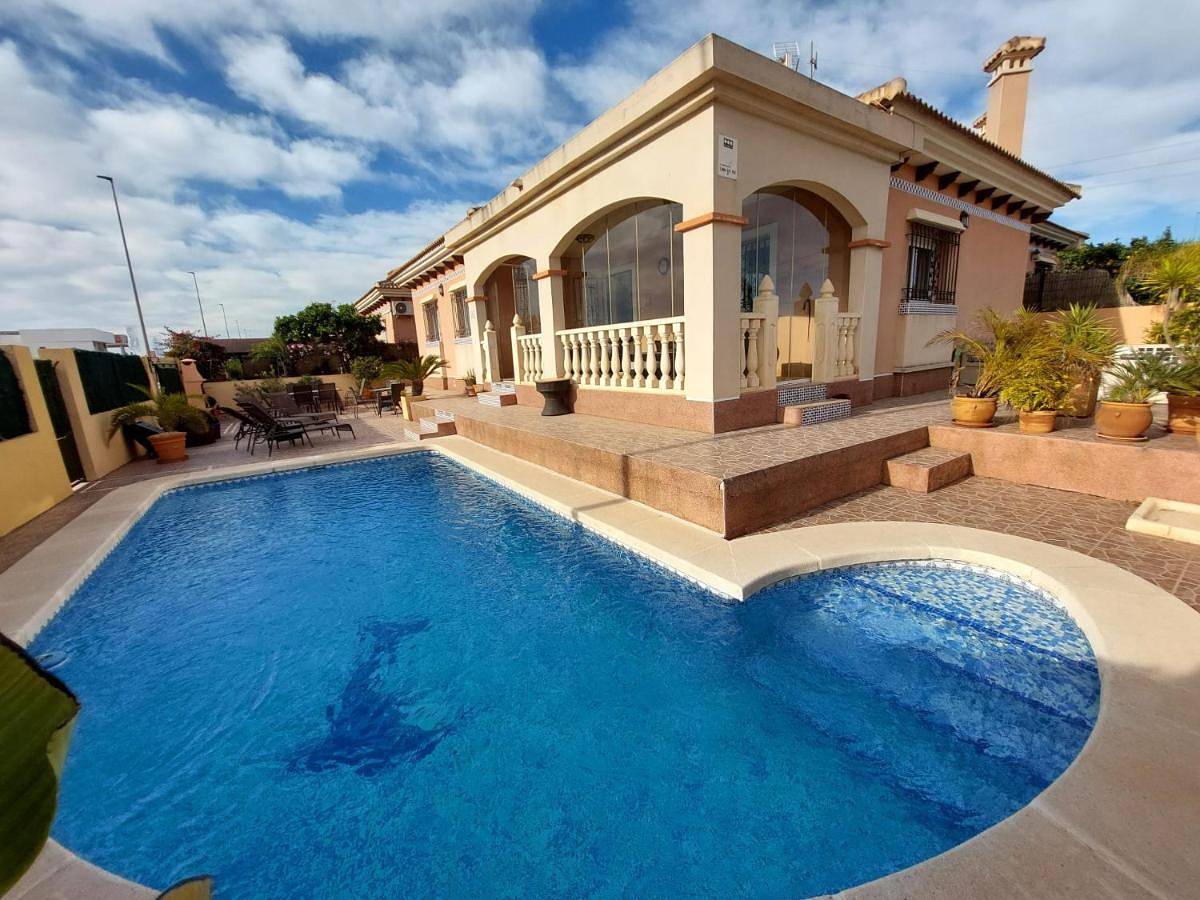 Three-Bedroom Villa in La Herrada, Los Montesinos