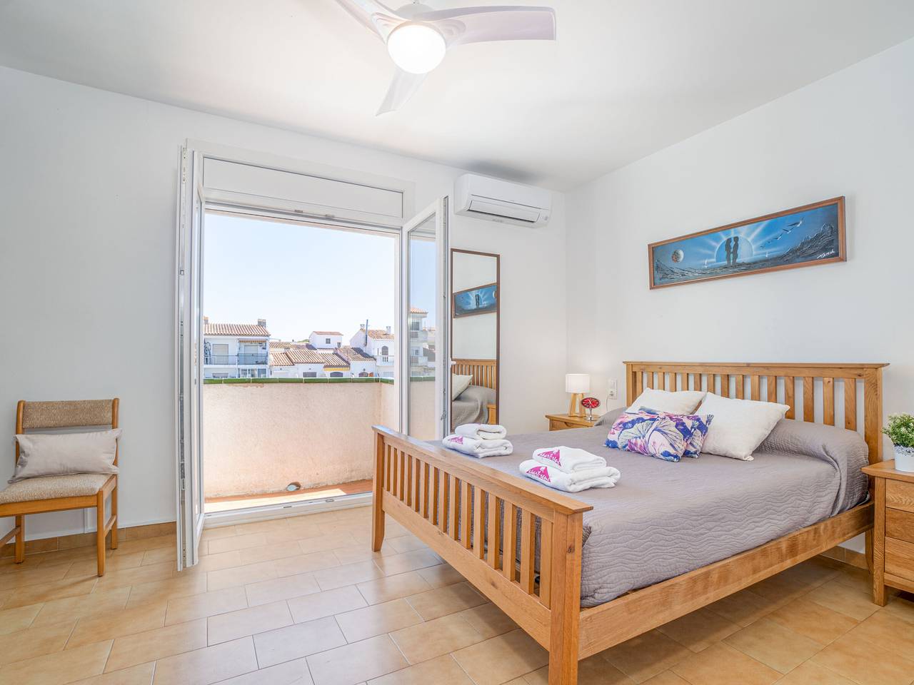 Villa à Empuriabrava 8 pers, bord du canal, garage privé & amarre, à 850 m de la plage in Empuriabrava, Haut-Ampurdan