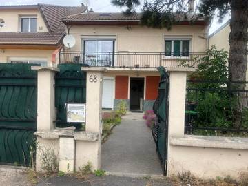 Cottage pour 2 personnes, avec jardin et terrasse à Bobigny