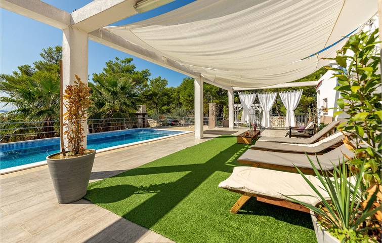 Ferienwohnung für 4 Personen, mit Garten und Pool sowie Terrasse auf Vir - 2