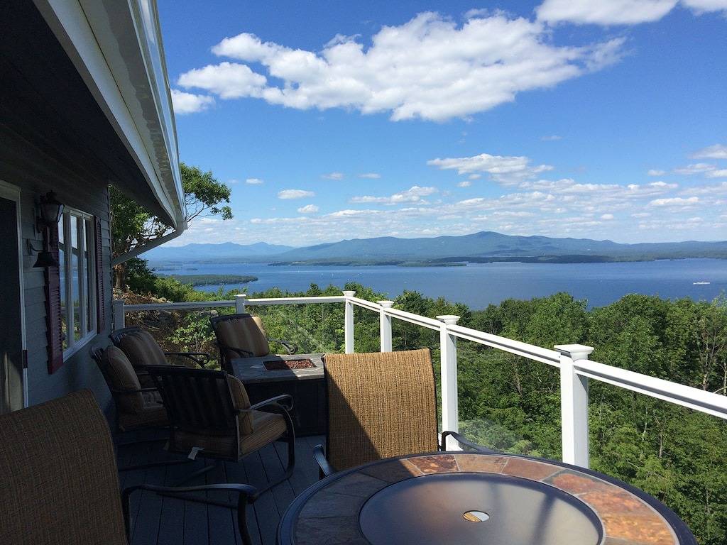 Eine der besten Aussichten auf den Winnipesaukee, die Berge, die Sonnenaufgänge und den Sternenhimmel in Gilford, Lake Winnipesaukee