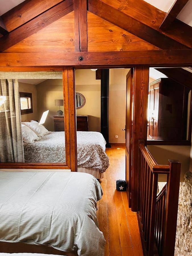 Gîte pour 6 personnes, avec Balcon ainsi que Terrasse et Vue à Llo