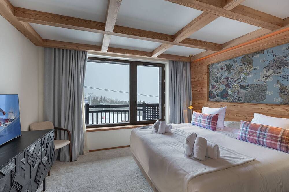 Entire apartment, Brand-New Ski-In/Ski-Out Apartment with Access to Pool and Spa in Courchevel 1850 in Courchevel 1850, Saint-Bon-Tarentaise