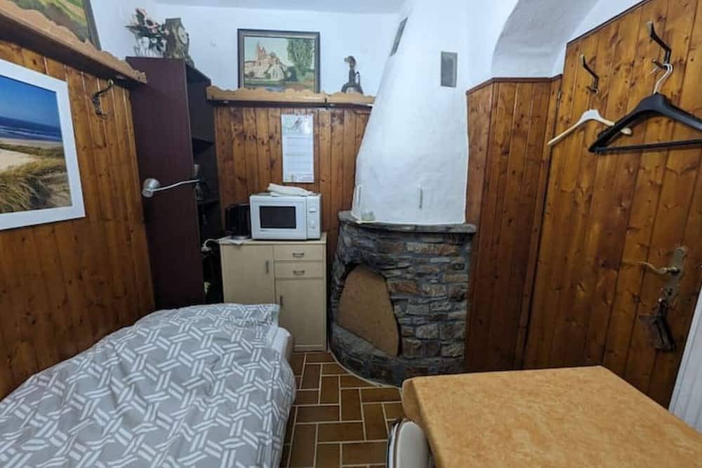 Apartamento entero, Rustic monteur room close to nature in Oberursel, Hochtaunuskreis