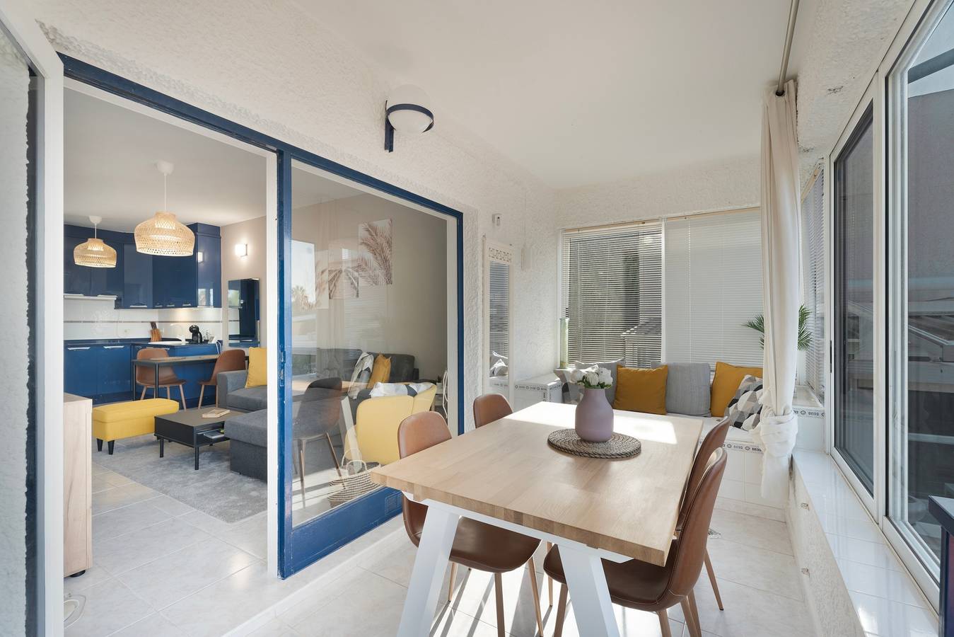 Appartement entier, Vacances 'Noa' avec piscine partagée, Wi-Fi et climatisation in Costa del Silencio, Arona