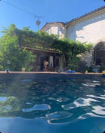 Gîte pour 8 personnes, avec jardin ainsi que piscine et vue à Lauraguel