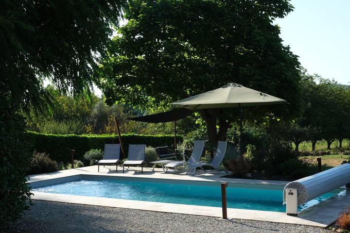 Gîte pour 4 personnes, avec jardin ainsi que piscine et terrasse à Calviac-en-Périgord - 2