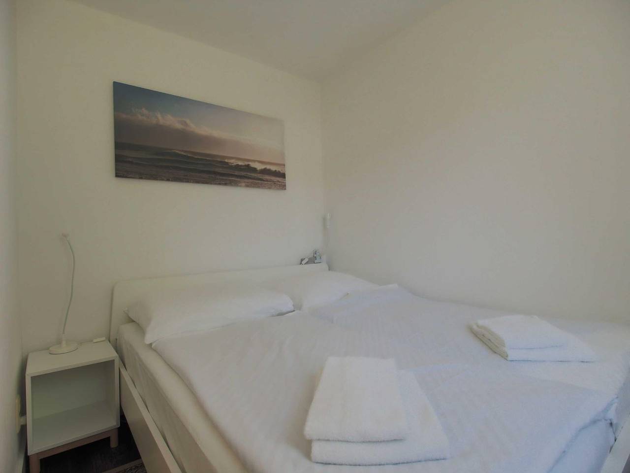 Erholung pur – Charmante 45m² Ferienwohnung für zwei mit Terrasse nahe der Ostsee in Warnemünde Strand, Rostock