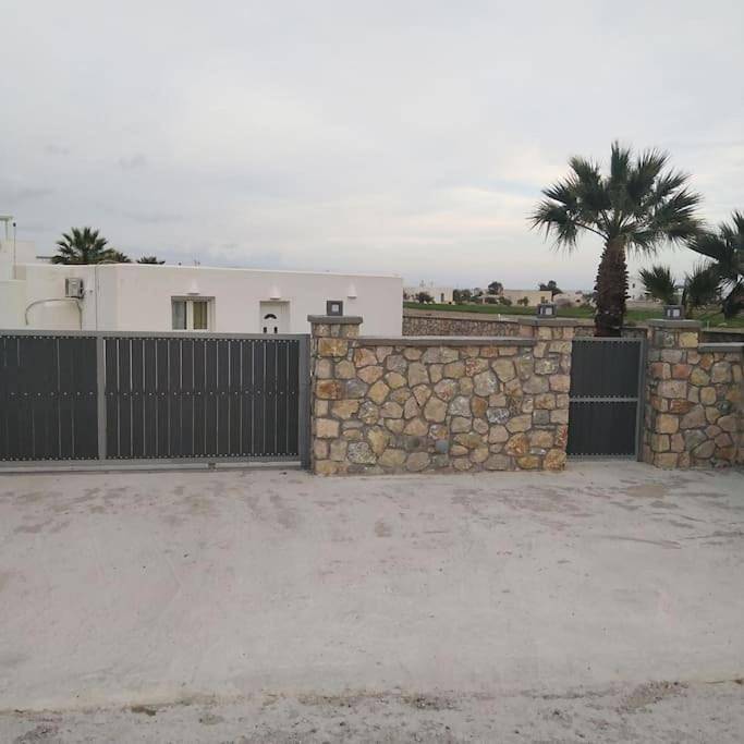 Location de vacances pour 5 personnes, avec terrasse et jardin, animaux acceptés dans Perivolos - 2