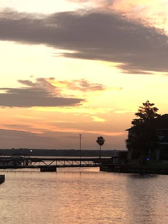 Lake Conroe--Waterfront In Walden. Boat Dock-Pool- Fishing-Pet Friendly in Lake Conroe