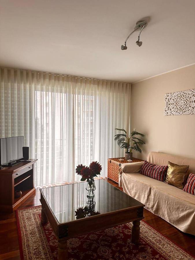 Apartamento de férias para 4 pessoas, com vista e varanda em Ponta Delgada