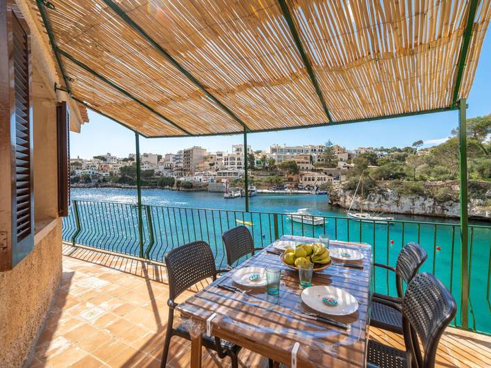 Maison de vacances pour 4 personnes, avec Balcon ainsi que Terrasse et Jardin à Cala Figuera