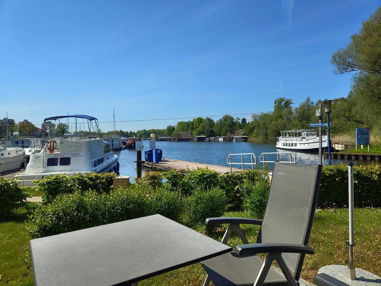 Ganze Wohnung, Hafenapartment 621 - Moderne Ferienwohnung für die Familie mit Marinablick in Rechlin, Müritz