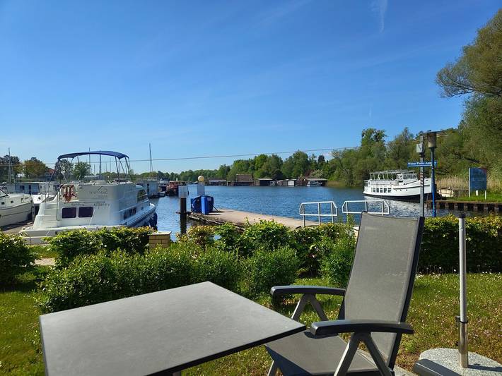 Ferienwohnung für 4 Personen, mit Terrasse und Seeblick in Rechlin