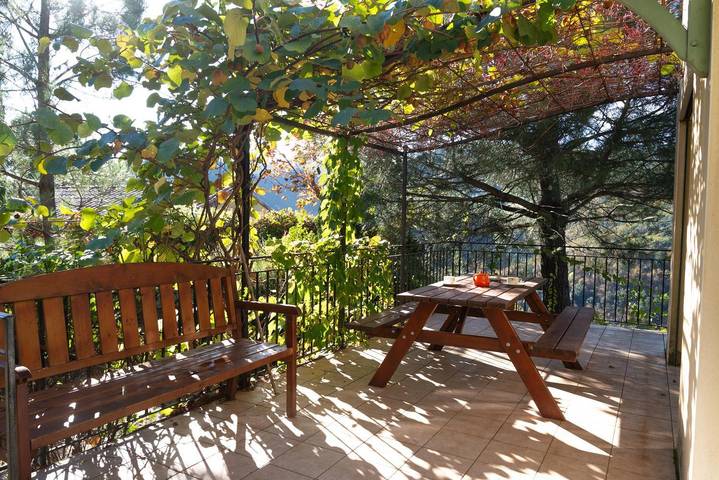 Gîte pour 6 personnes, avec Balcon et Terrasse ainsi que Jardin et Piscine dans Lozère - 3
