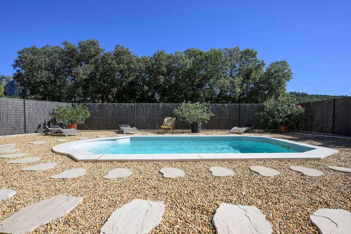 Casa di campagna "Maison Bourgues" con vista sulla falesia, Wi-Fi e aria condizionata in Lioux, Parco naturale regionale del Luberon