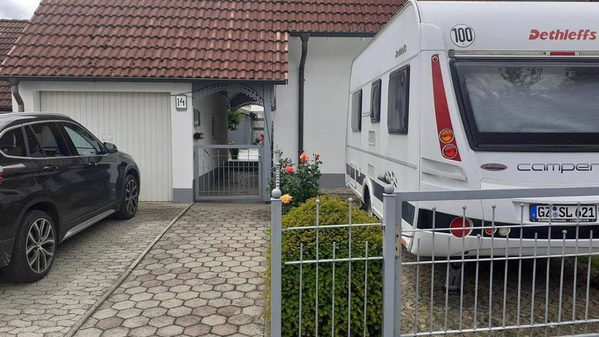 Ferienwohnung für 3 Personen, mit Ausblick in Burgau
