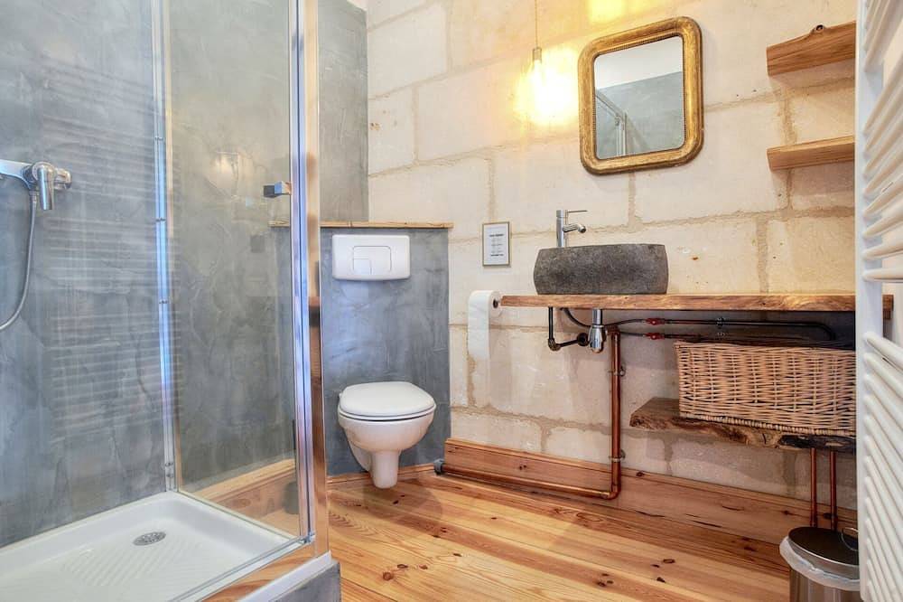 La Maison des Vendangeurs***, Gîte with swimming pool and bicycles in Beaucaire, Nimes region