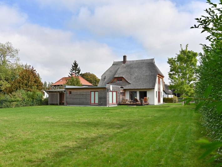 Ferienhaus für 6 Personen, mit Terrasse und Garten in Wiek - 3