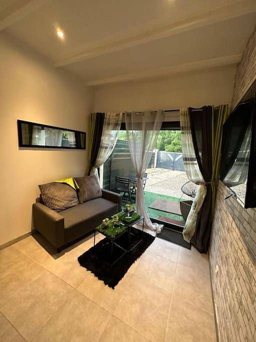 Two-Bedroom House in La Ferté-Gaucher, Seine-et-Marne