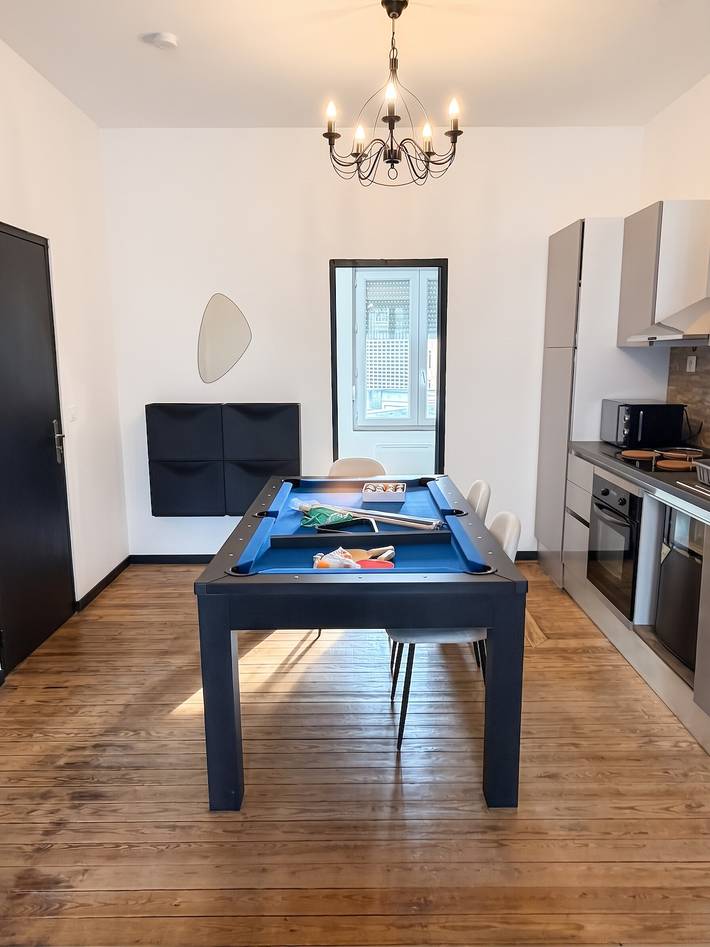 Apartamento entero, Apartamento tranquilo Valenciennes 70 m² con spa in Valenciennes, Región de Valenciennes