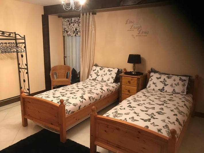 Location de vacances pour 4 personnes, avec vue sur le lac et vue ainsi que jardin et piscine à Montpon-Ménestérol - 2