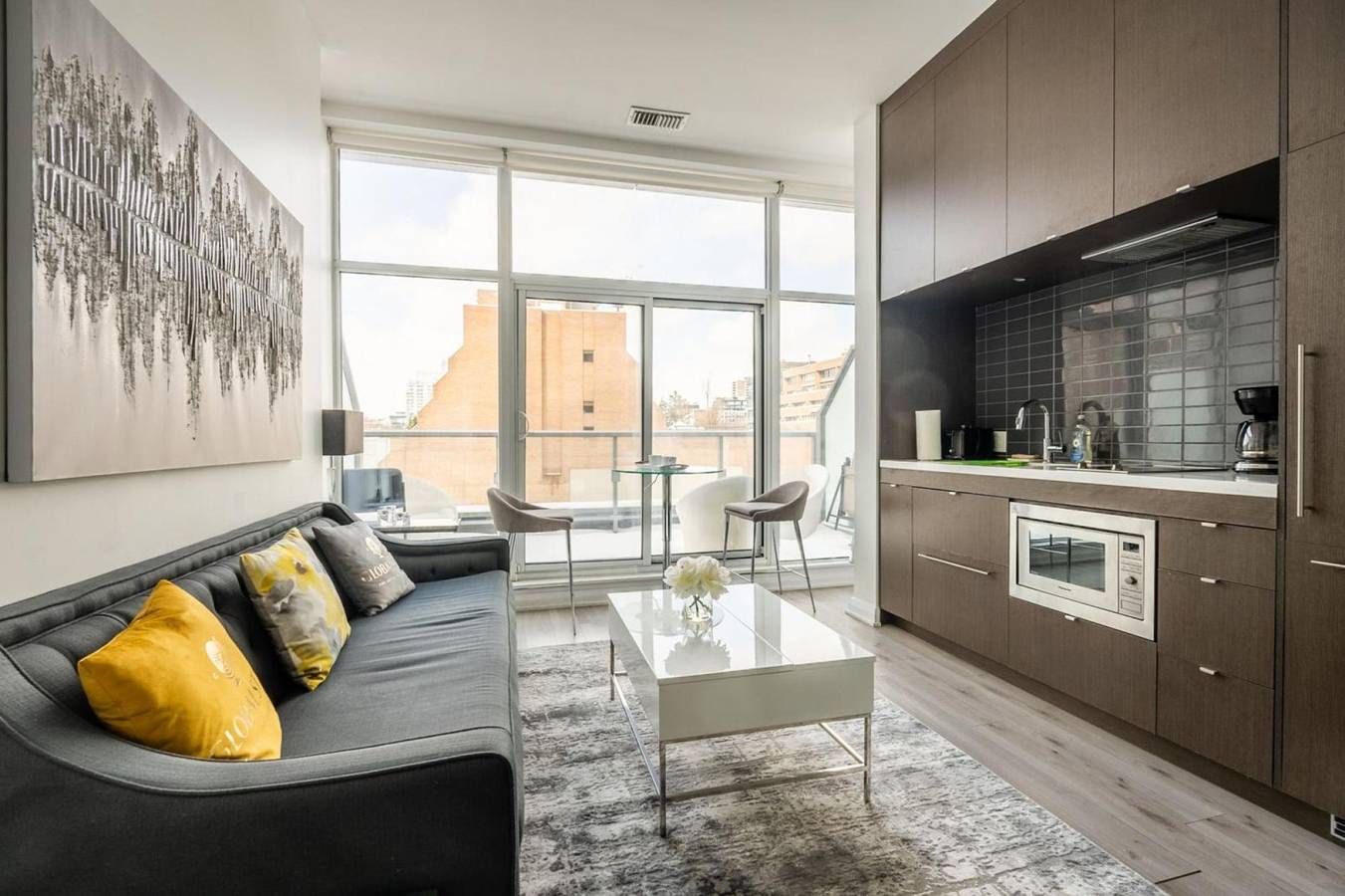 Apartamento entero, Toronto. 155 Yorkville 1Br with Balcony -155 Yv319 in Toronto, Lago Ontario (Kanada)