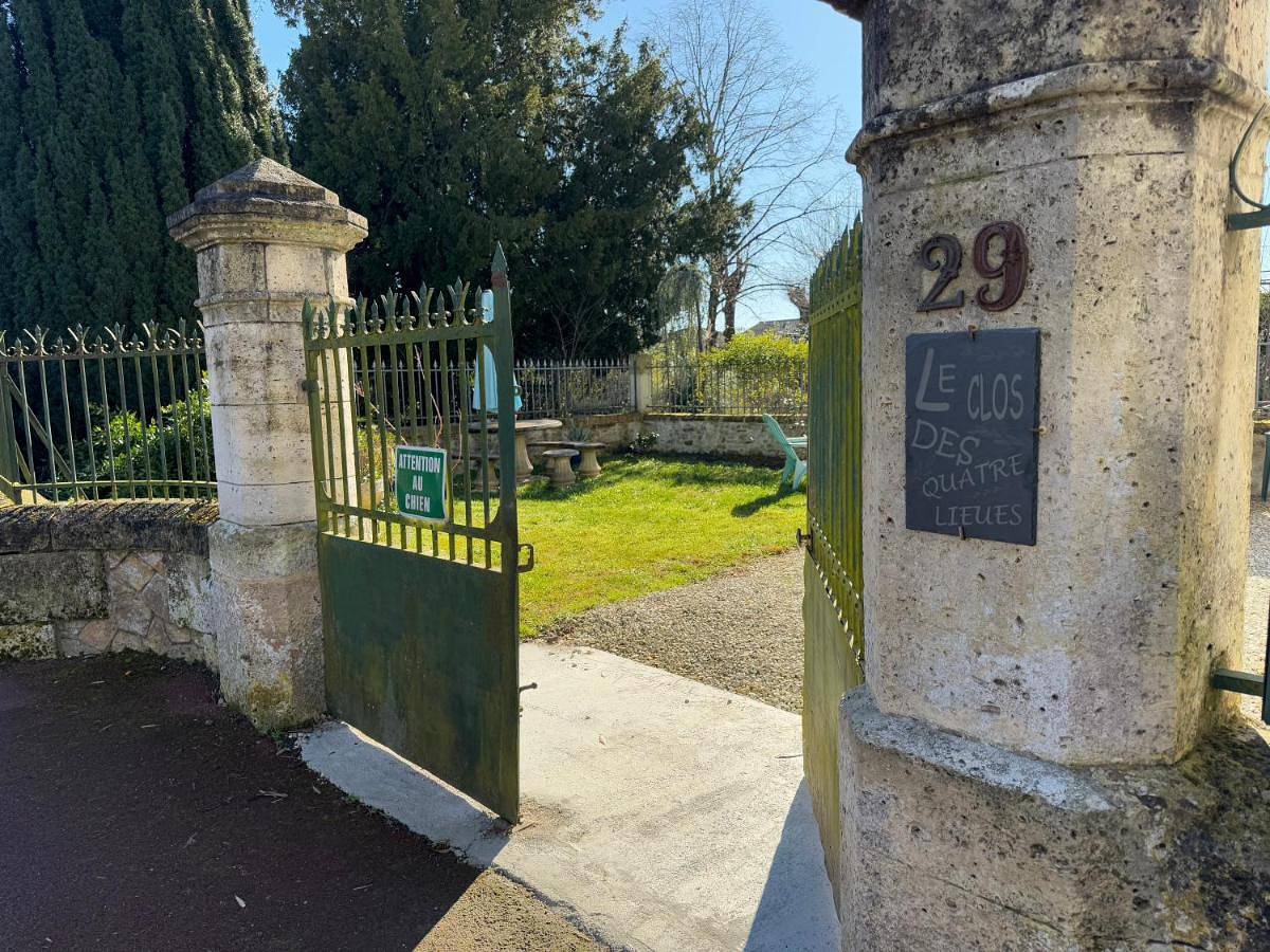 Chambre 2 Le Clos des Quatre Lieues in Cartelègue, Région de Blaye