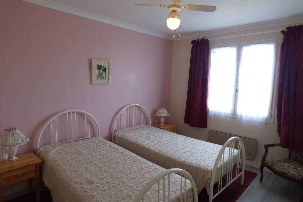 Casa de 3 dormitorios con piscina - un poco de tranquilidad francesa in Floirac (Saintes), Saintes region