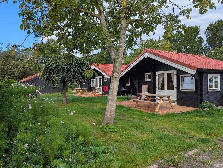 Pension voor 4 personen, with Terras and Tuin as well as Uitzicht in Medemblik