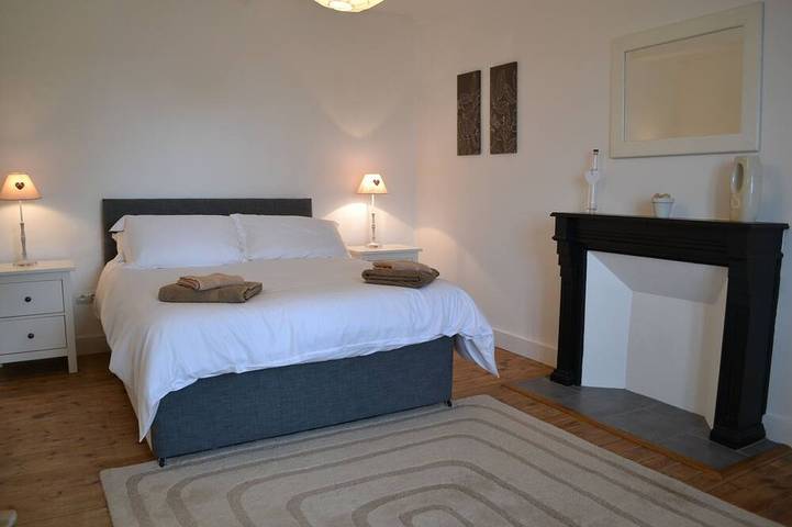 Location de vacances pour 8 personnes, avec terrasse et jardin à Plonévez-du-Faou - 2