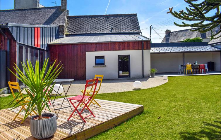 Location de vacances pour 6 personnes, avec Terrasse ainsi que Jardin et Piscine en Cotes-d'Armor