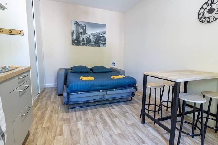 Apartamento entero, Studio Parthenay - Between the train station and the Palais des Congrès in Parthenay, Deux-Sèvres