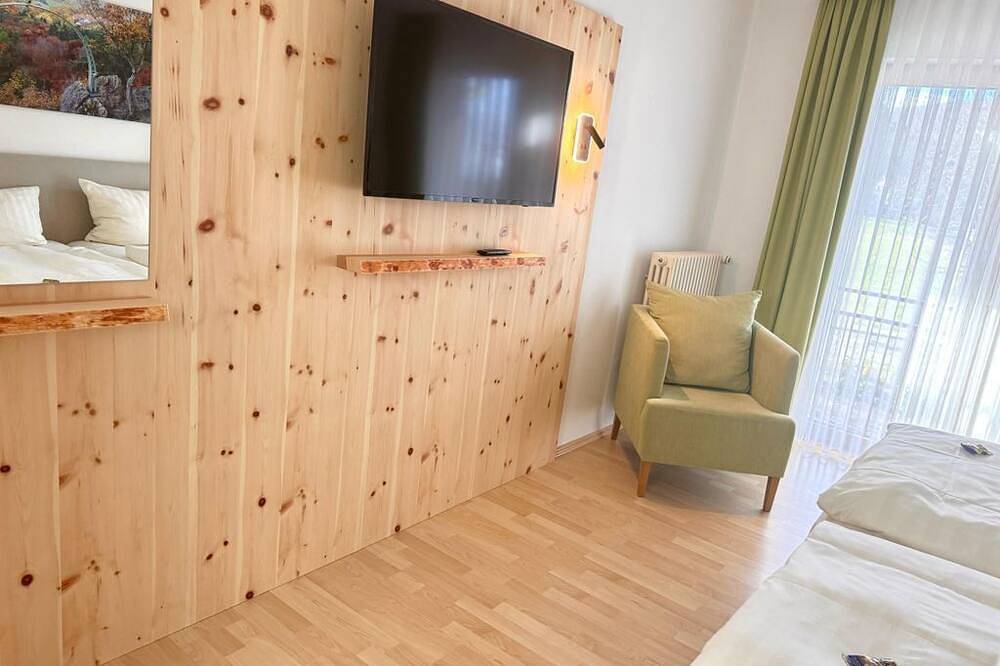 Doppelzimmer Ludwigsturm - Hotel Bastenhaus in Dannenfels, Pfälzer Bergland