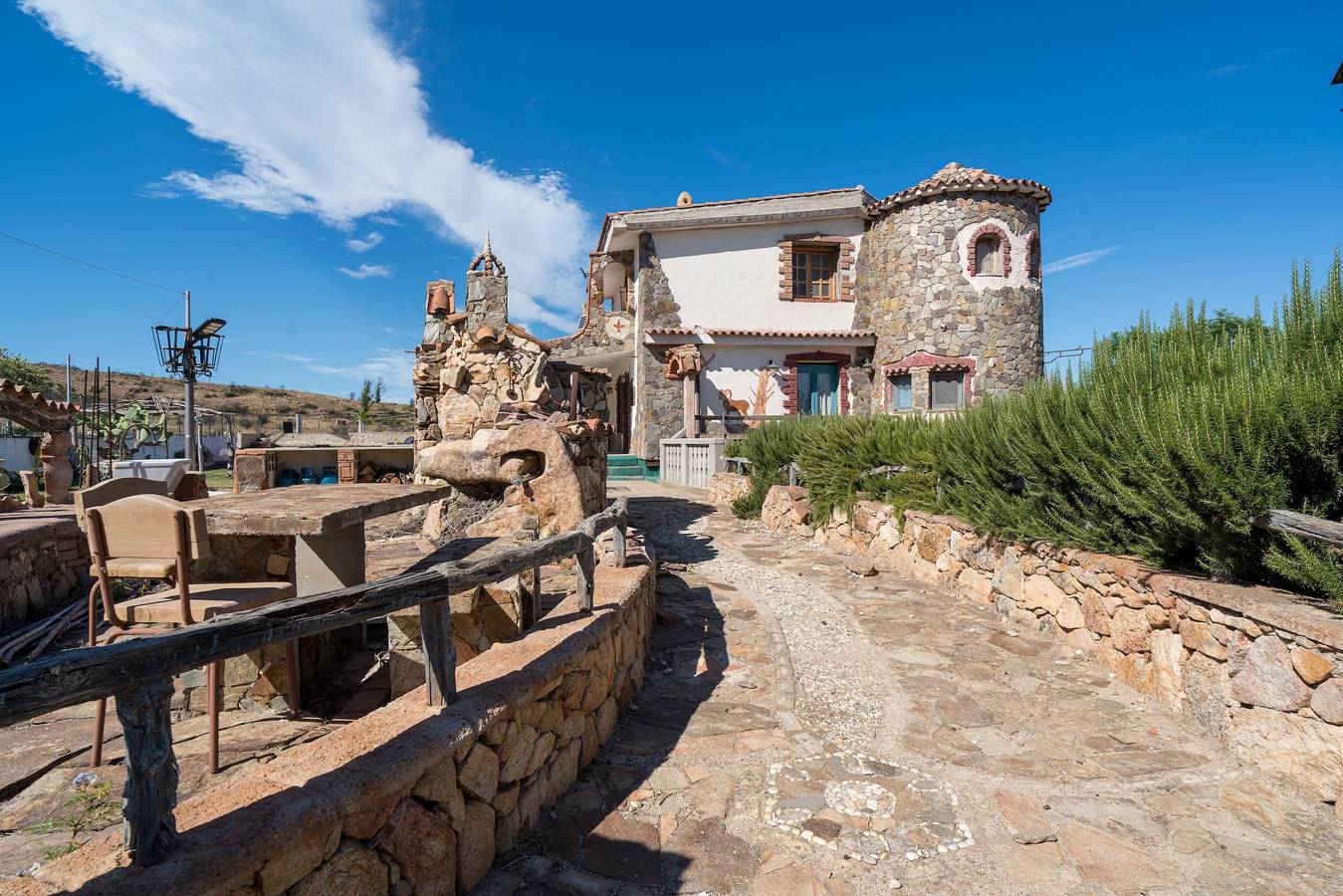 Casa vacanze "Sa Burrida" con giardino, terrazza coperta e camino in Posada, Provincia di Nuoro