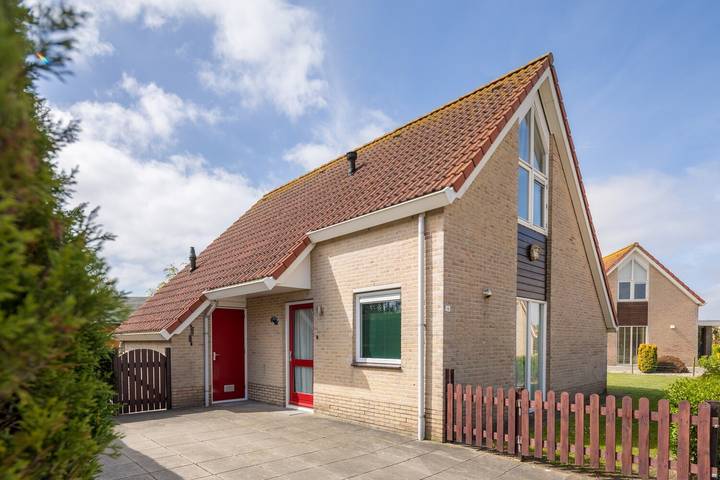 Bungalow für 6 Personen, mit Balkon/Terrasse und Terrasse sowie Garten und Pool in Breskens