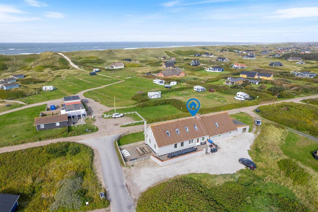 Ferie for alle i dette store ikke-ryger hus med spa, sauna og aktivitetsrum in Årgab, Holmsland Klit