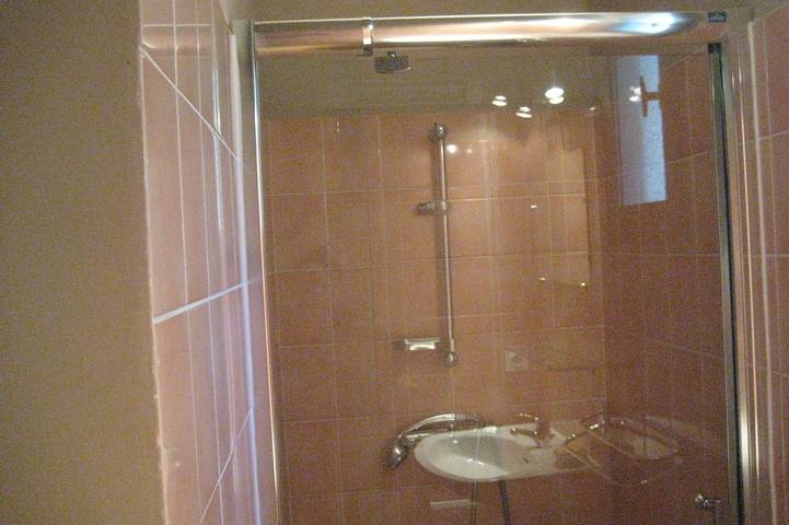 Gîte pour 4 personnes, avec jacuzzi et piscine ainsi que jardin et terrasse à Villars - 3