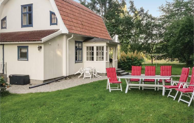 Ferienhaus für 6 Personen mit Terrasse in Mellerud, Vänern