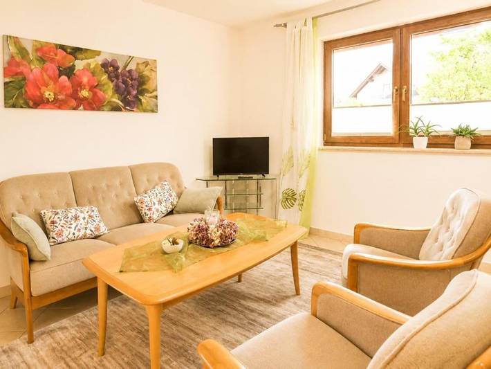 Ferienwohnung für 4 Personen, mit Terrasse und Garten sowie Ausblick