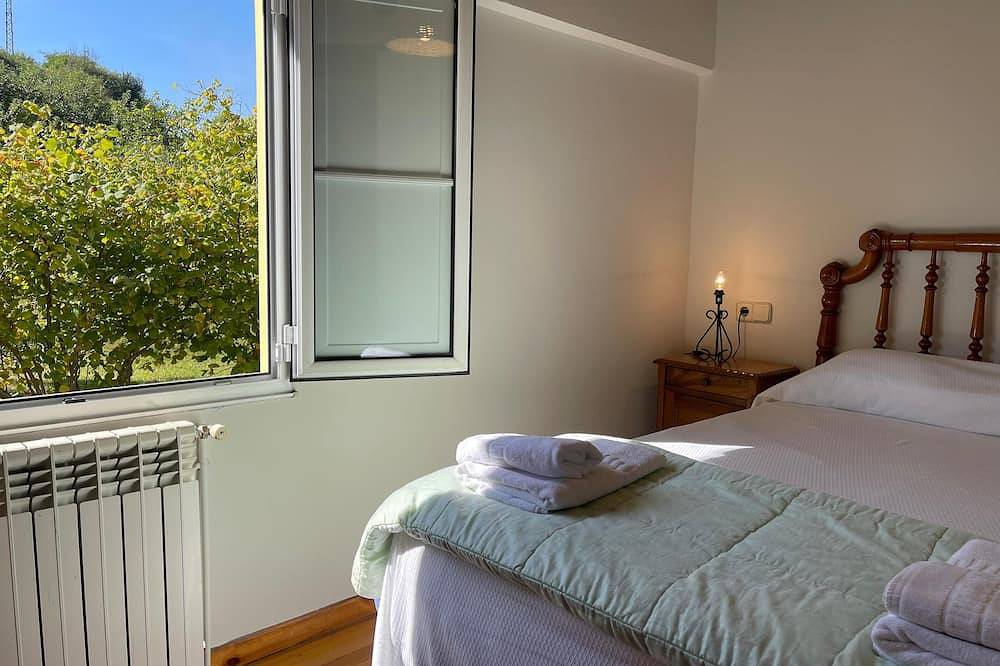 House El Rojo for 4 people in Fresnidiello petfriendly in Piloña, Sierra del Sueve