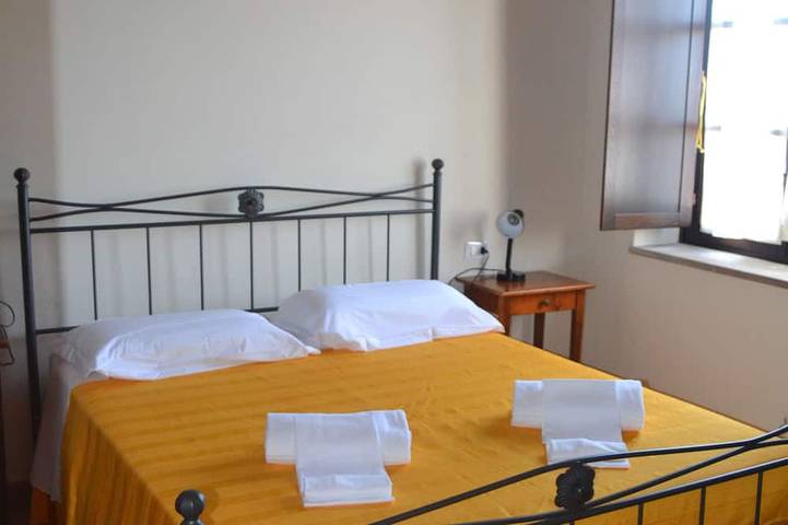 Incantevole borgo in pietra con piscina,tennis, in campagna vicino al mare in Campiglia Marittima, Costa degli Etruschi