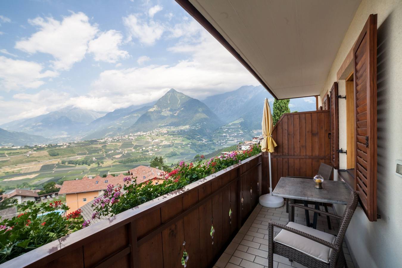 Ganze Wohnung, Ferienwohnung "Laugen Rainegg" mit Bergblick, Wlan, Garten & Balkon in Schenna, Sarntaler Alpen