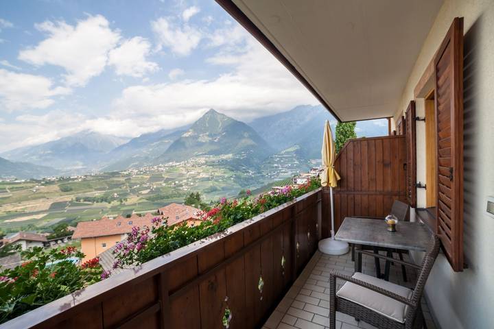 Ferienwohnung für 3 Personen, mit Balkon und Garten in Schenna