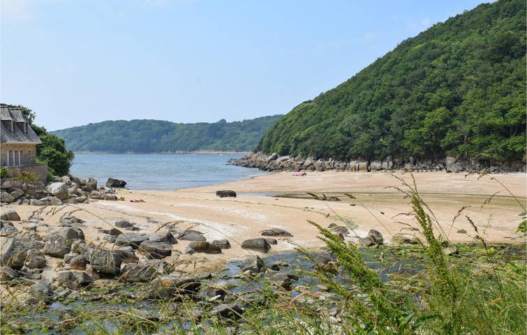 Location de vacances pour 4 personnes, avec terrasse et jardin, adapté aux familles à Ploulec'h - 2