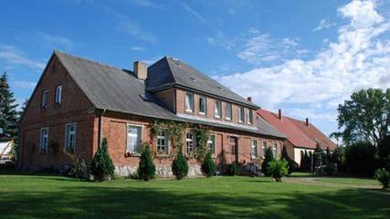 Ferienwohnung für 3 Personen, mit Terrasse und Garten in Ralswiek