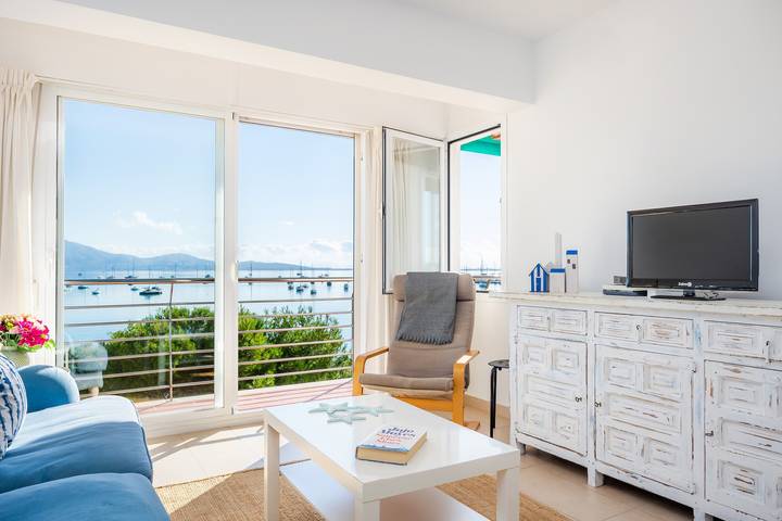 Appartement entier, Appartement 'Tonia' avec vue sur la mer, Wi-Fi et climatisation in Port de Pollença, Pollença