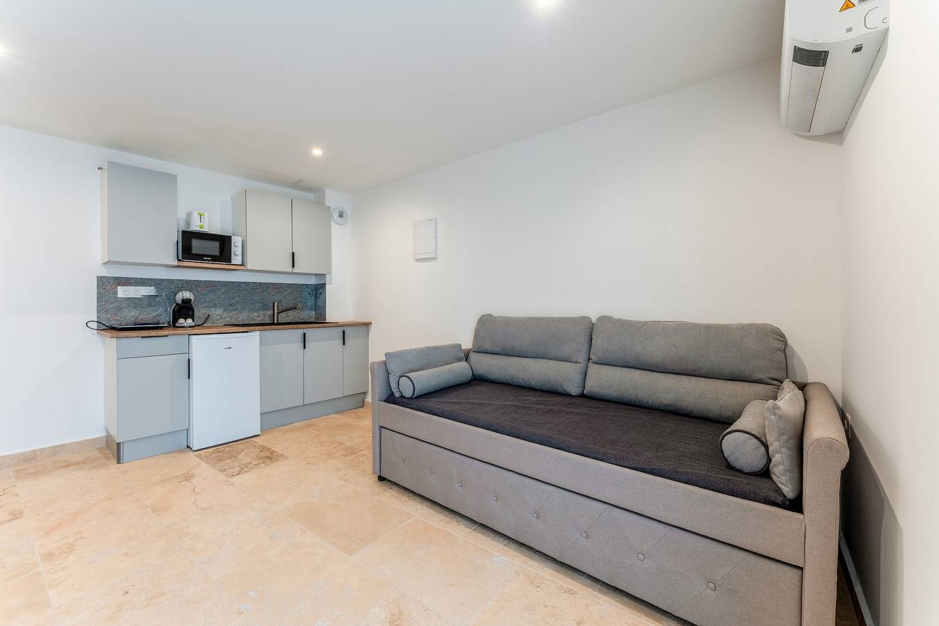 Apartamento entero, Apartamento 'Duplex Canto Cigalo 13' con Wi-Fi y aire acondicionado in Robion, Parque natural regional del Luberon